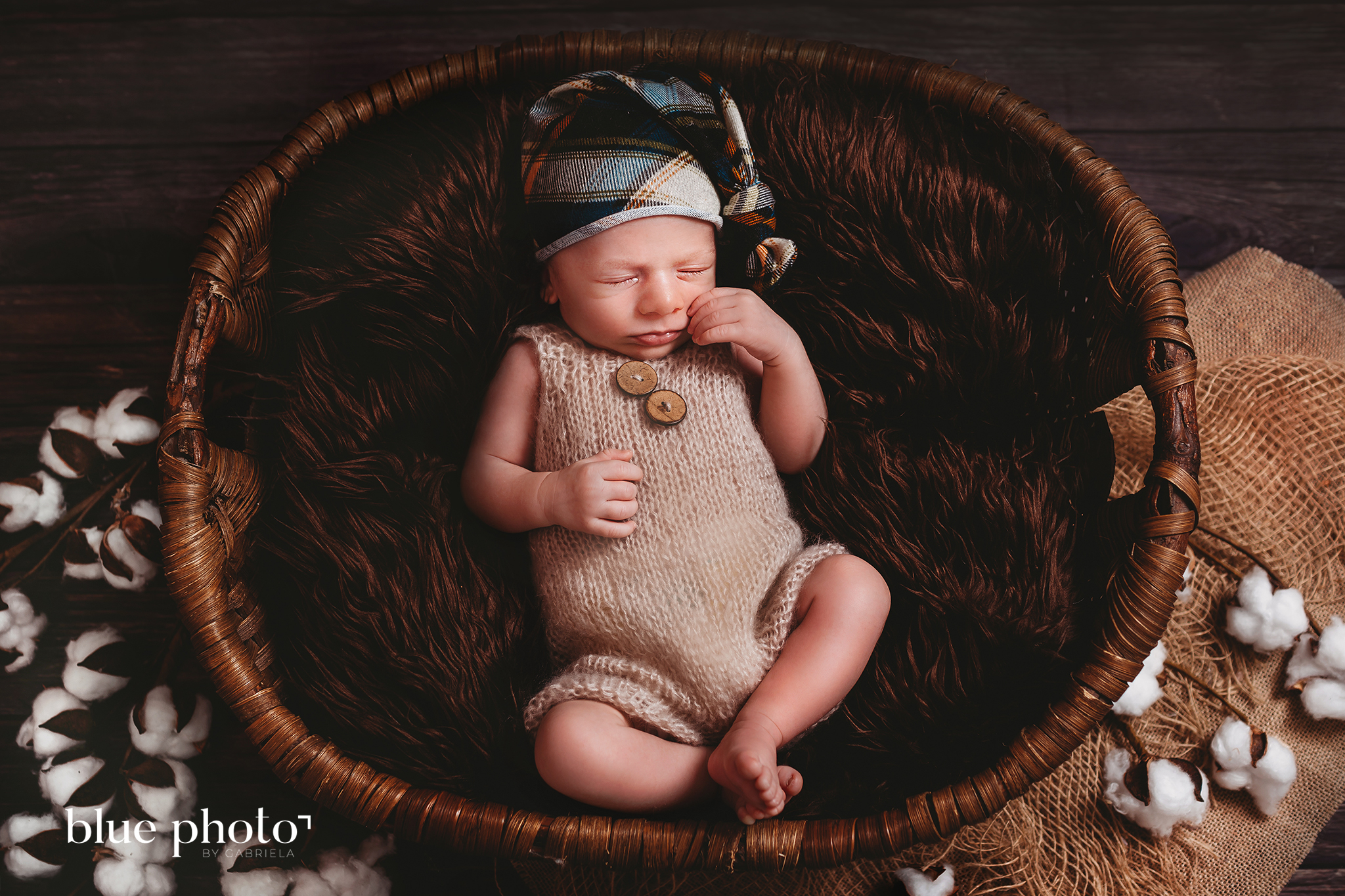 Aleksander and his newborn session in West London. 