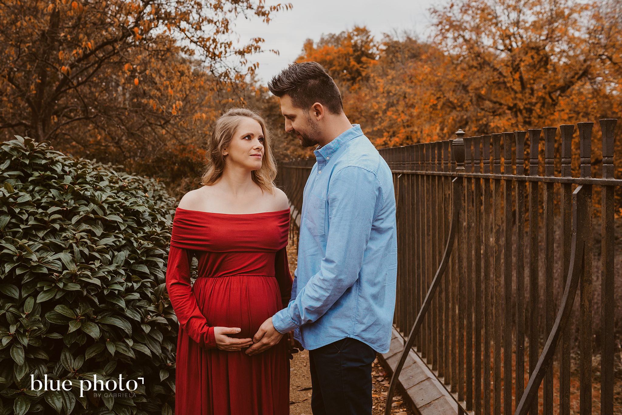 Dominika and her autumn maternity session at Hill Garden and Pergola, North London