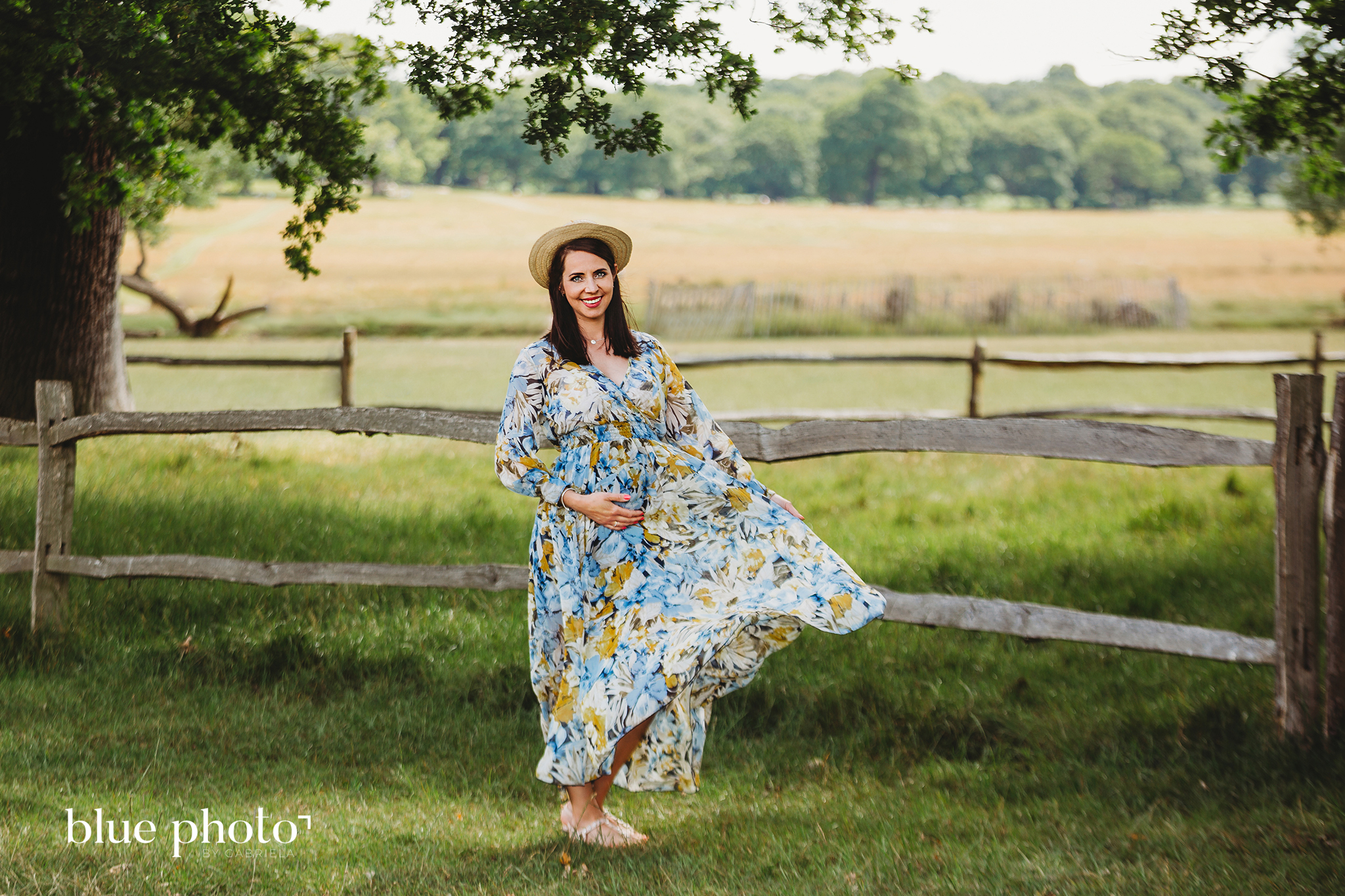 Joanna and her maternity session in Richmond Park, London 
