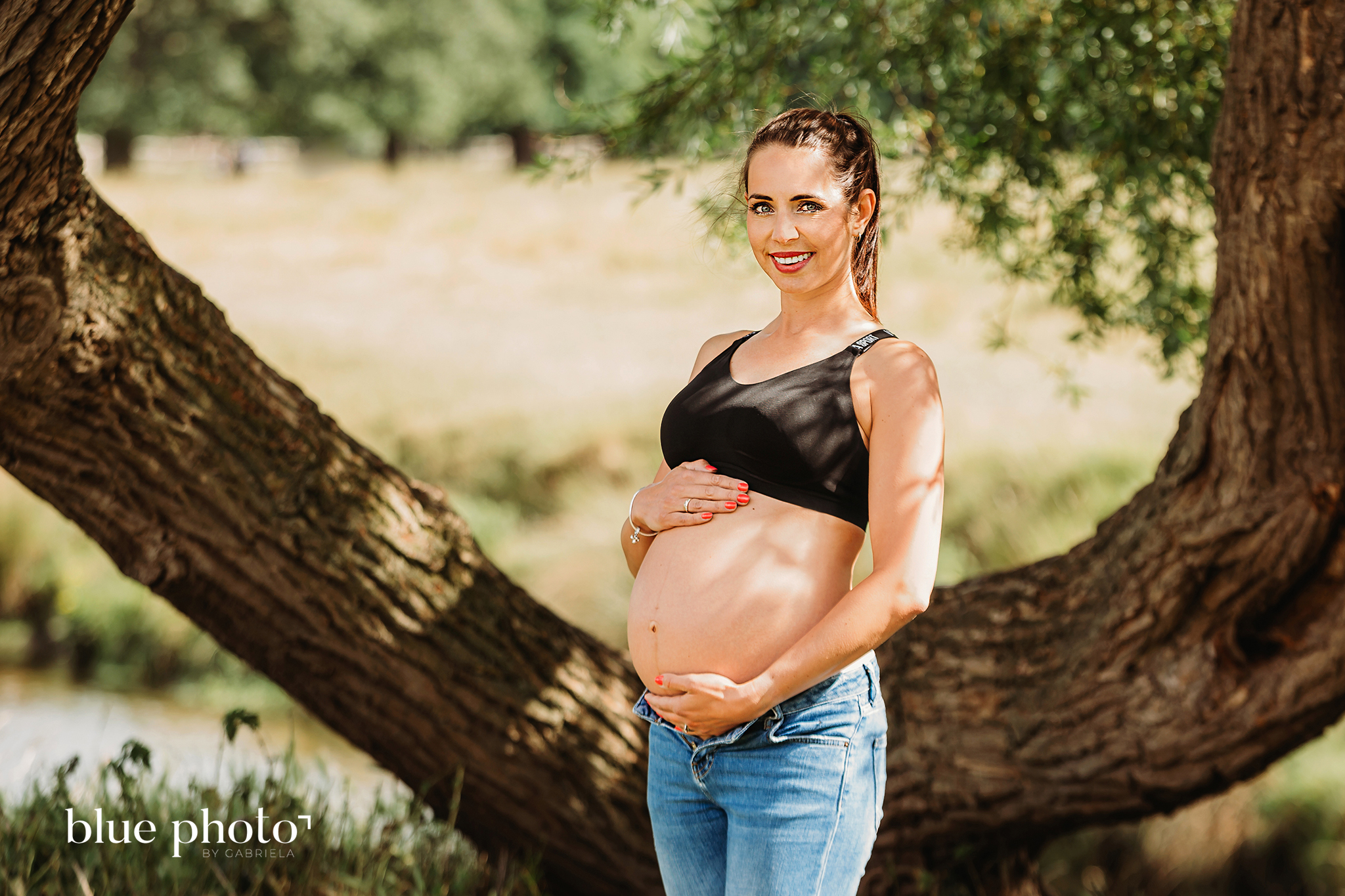 Joanna and her maternity session in Richmond Park, London 