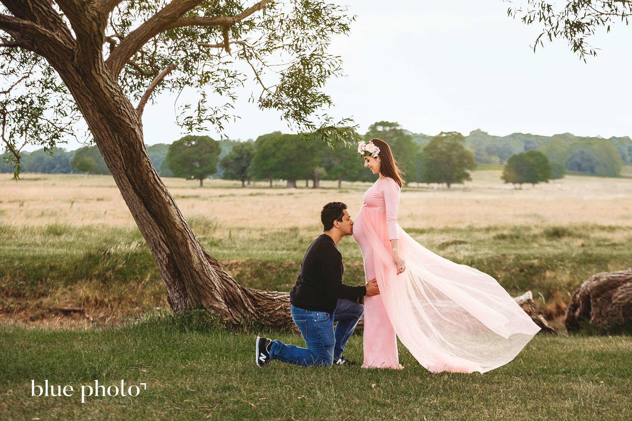 Joanna and Roree, maternity session in Richmond Park, London 