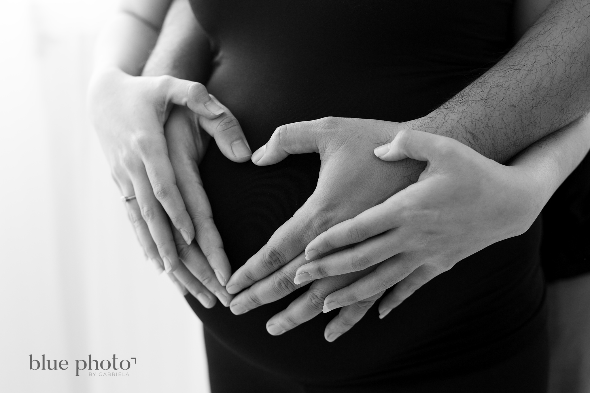 Difa and her maternity session in East Finchley, North London, black and white picture 