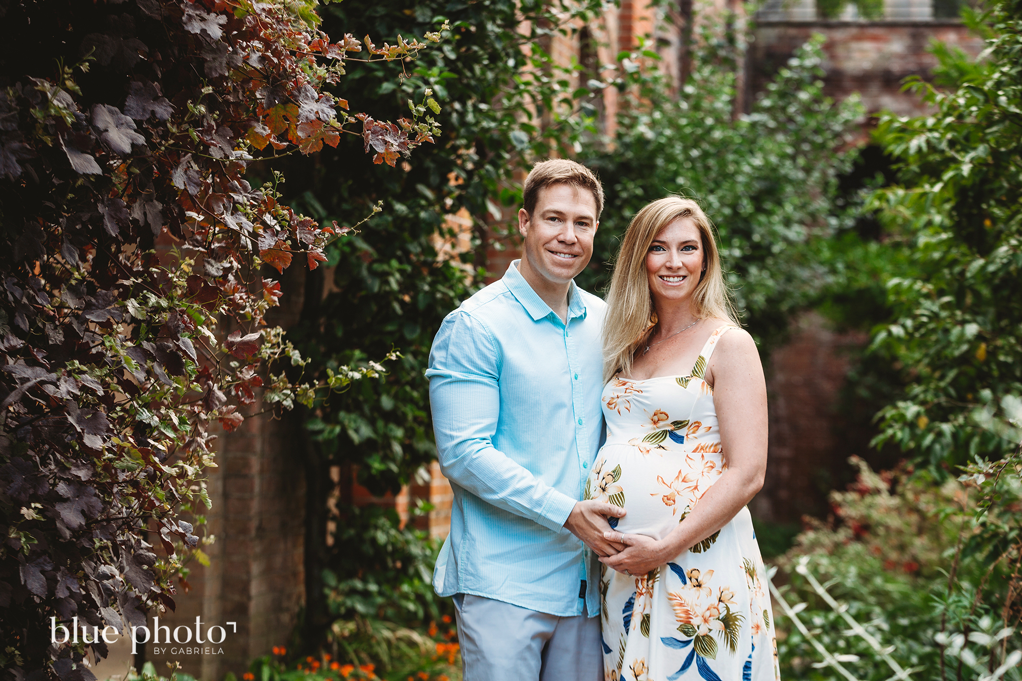 Maternity session in North London, couple is possing in The Hill and Pergola Garden